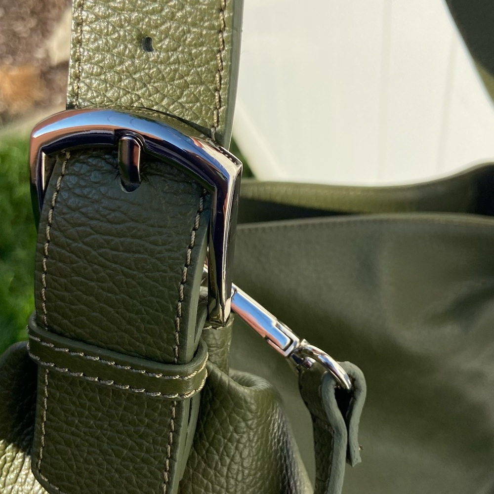Pelletteria Veneta leather olive 2-way crossbody/shoulder bag w silver hardware - Picture 5 of 6